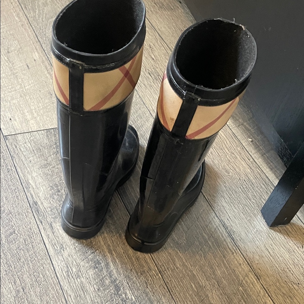 Burberry Black Plaid Rain Boots - Picture 3 of 4